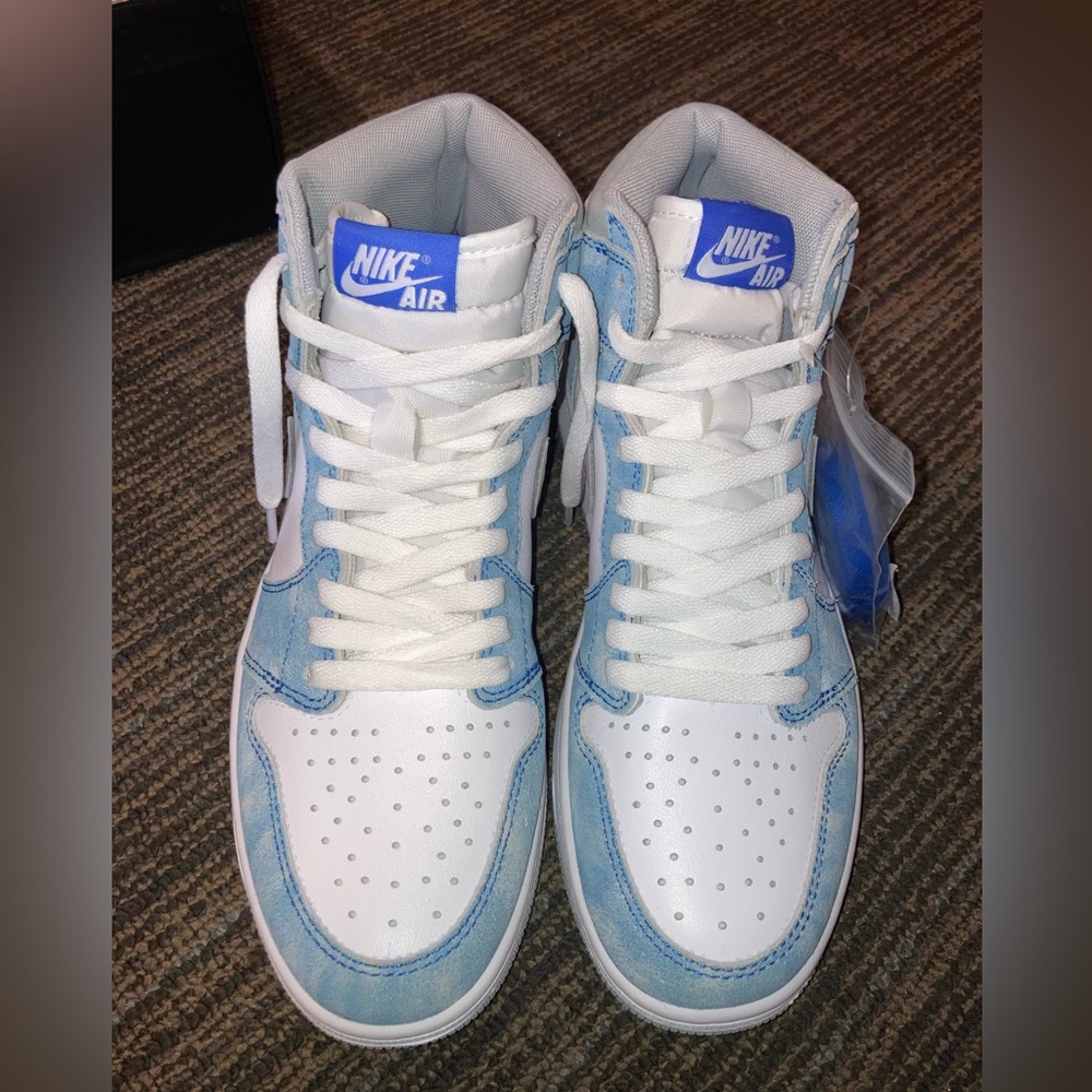 Hyper Royal Jordan 1.